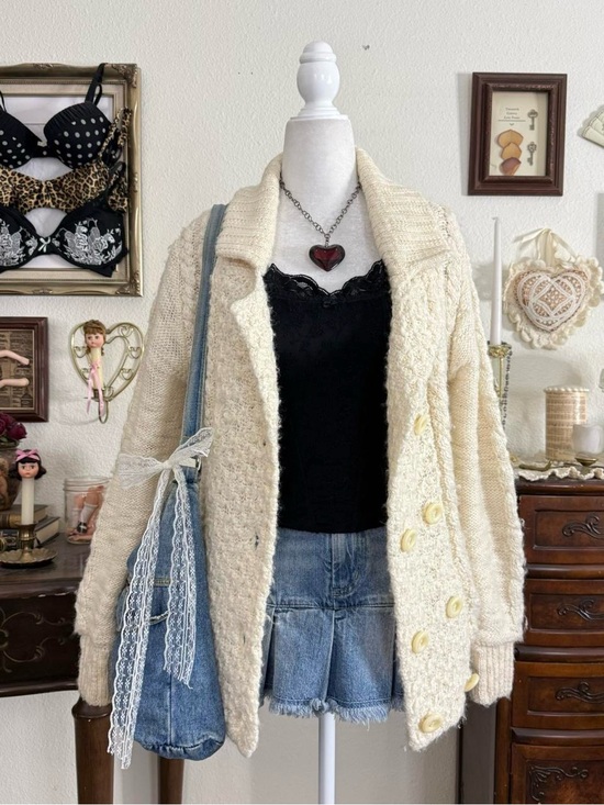 Old Navy Sweaters - Y2k cozy fairy couchette cream knit cardigan w soft sherpa interior